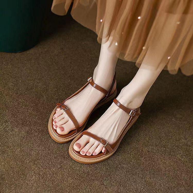 

Цельные женские сандалии в стиле ретро, летнее платье для детей 2024 года, летние новые римские туфли на плоской подошве, низкий каблук, толстый каблук 40 коричневый