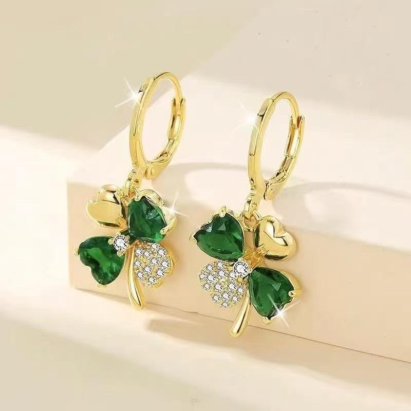 2026 Elegant Four-Leaf Clover Earrings: Stylish Gold Studs & Ear Clips for Women