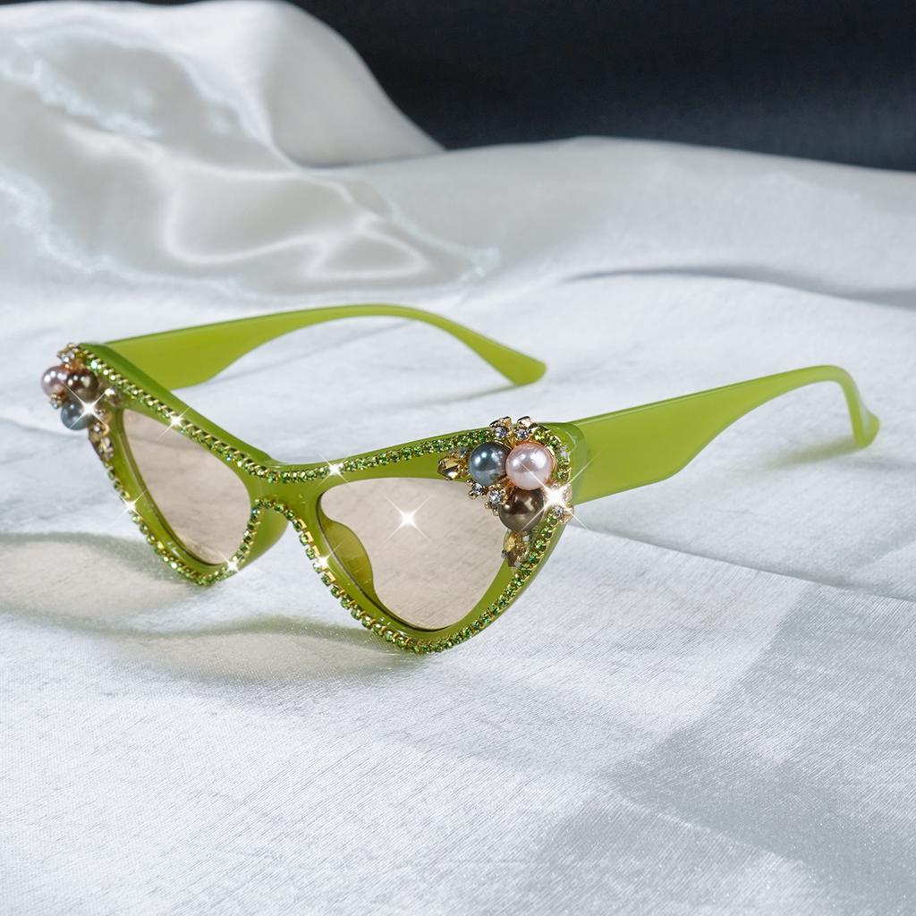 Luxury Large Frame Cat Eye Fashion Glasses for Women Men, and Luxurious Party Glasses with Rhinestone