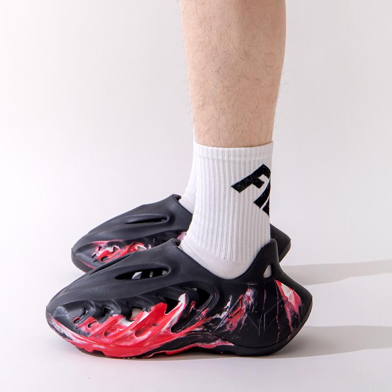 Sandali Estivi da Uomo Leggeri in EVA con Suola Spessa Morbidi Antiscivolo Casual Confortevoli Scarpe Forate