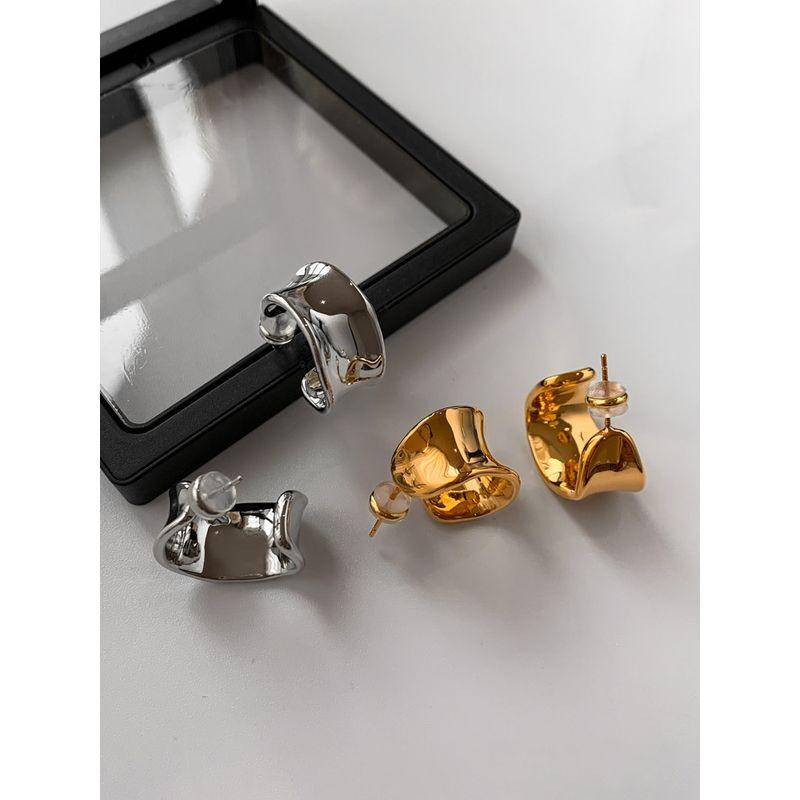 Minimalist Irregular Earrings Women's Niche Design Premium European and American Gold Graceful Earrings
