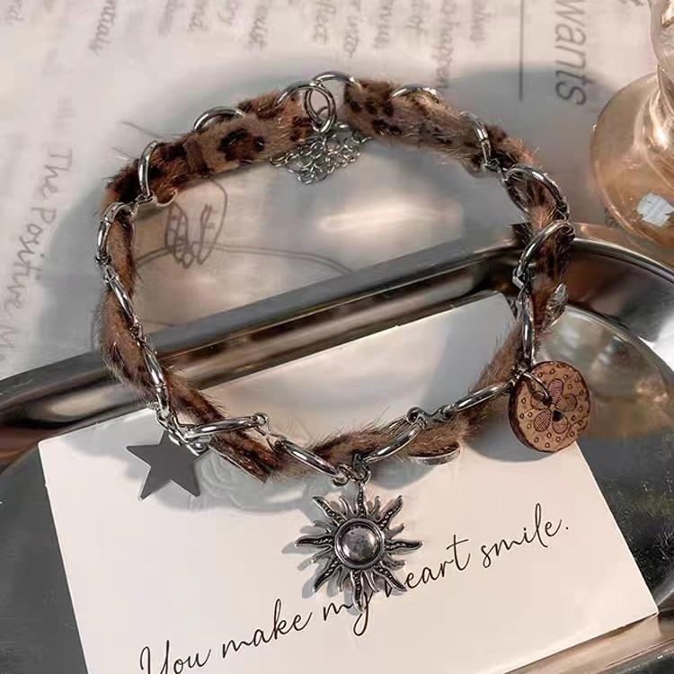 Sunflower plush button necklace autumn winter merard brown vintage choker niche collarbone chain tide