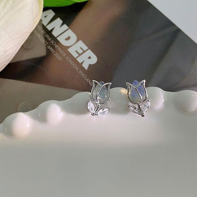 Sweet Tulip Earrings Super Fairy Flower Earrings Light Luxury High-end Earrings for Women Niche Sense