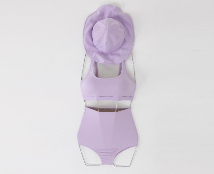 Moderní korejské jednobarevné bikiny s vysokým pasem