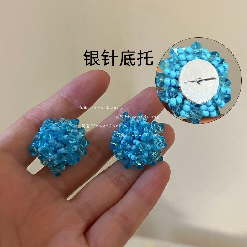 Blue beaded stud earrings heavy industry hand-woven hydrangea earrings white holiday wind ear clips mosquito coil disc s