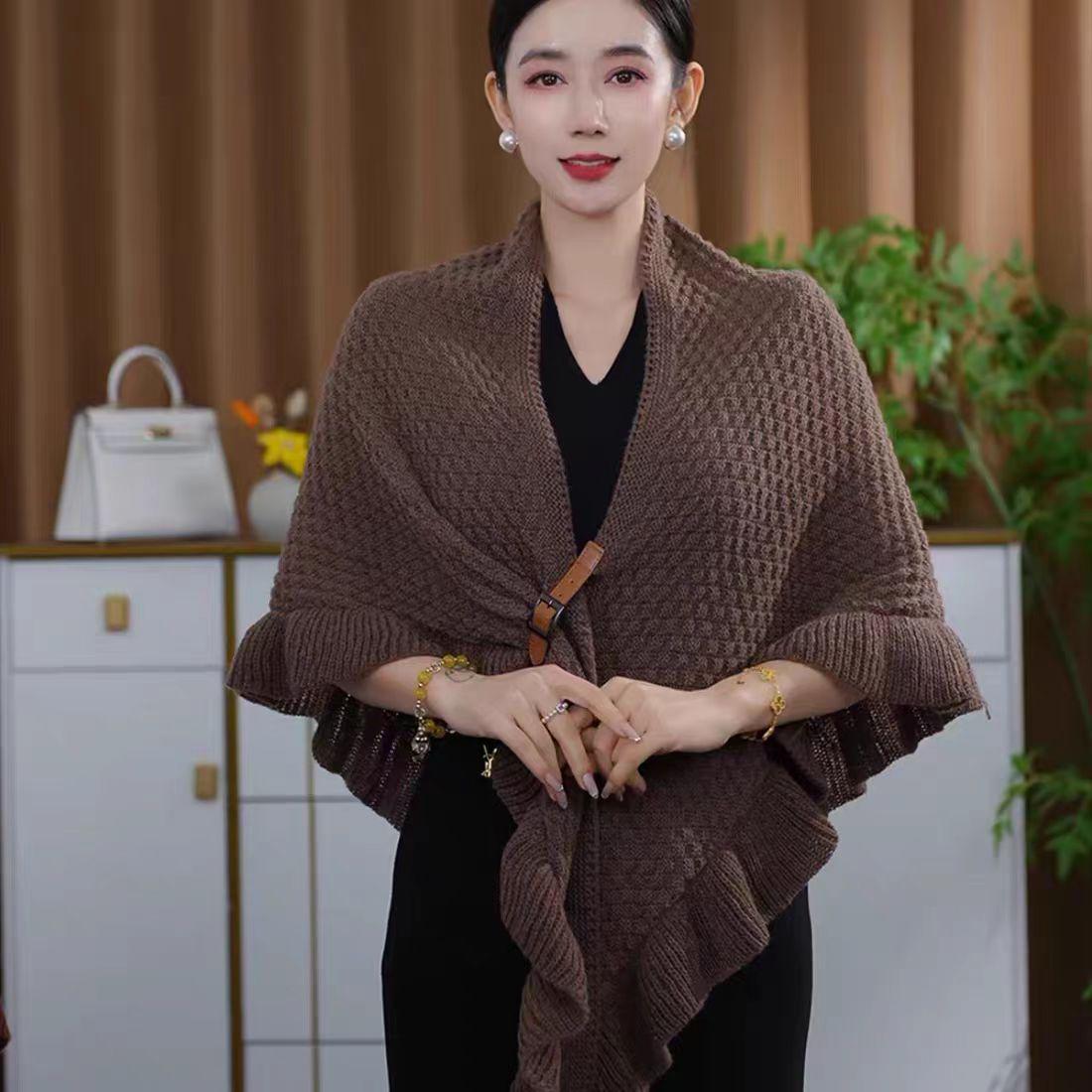 

Chic Korean-Style Knitted Wool Cape with Leather Buckle - Women s Versatile and Warm Shawl