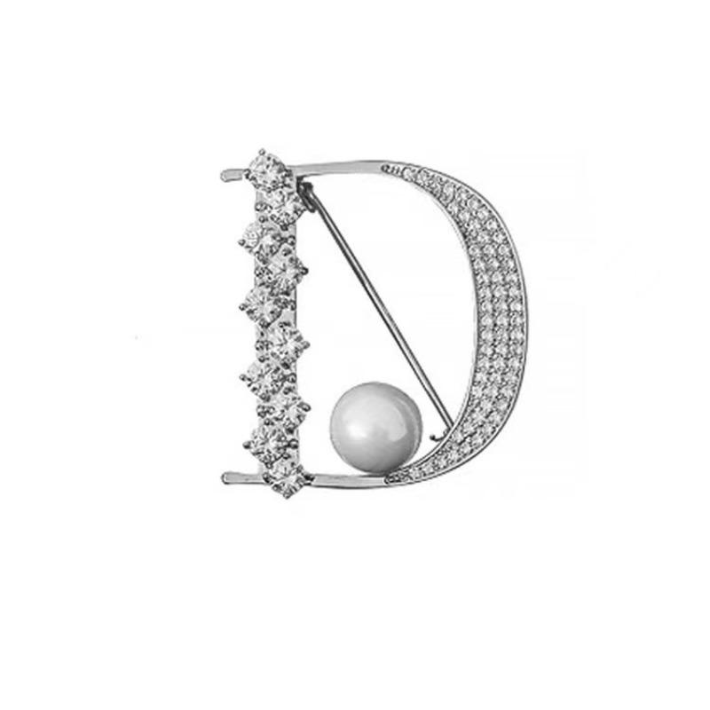 New Model Letter D Brooch - High-end, Exquisite, Simple Corsage with Anti-glare Silk Scarf Clasp and Pin.