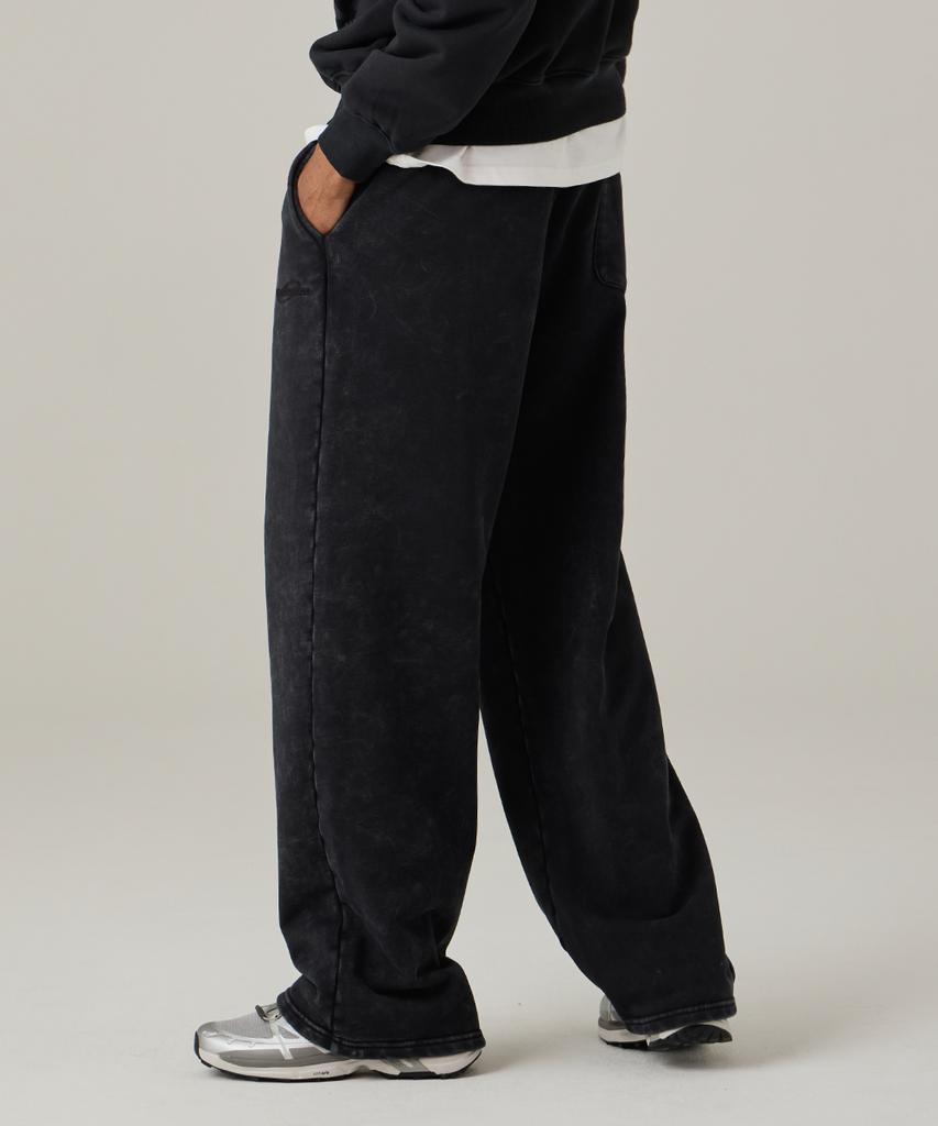 URBANAGE Pigment Wash Signature Wide Sweatpants Vintage Black