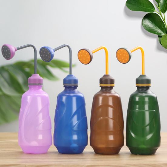 0.45L Fideler İçin Sulama Kabı Çıkarılabilir Duş Başlığı ile Sıkma Şişesi Ev Bitkileri İçin Sukulent Sulama Şişesi