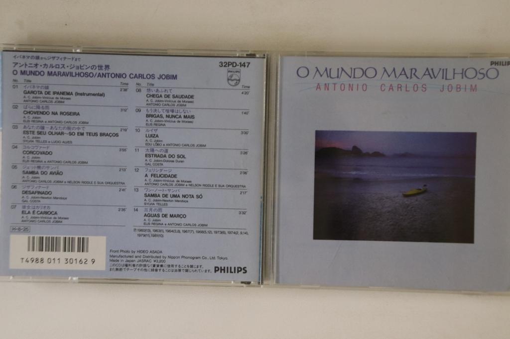 CD ANTONIO CARLOS JOBIM - O Mundo Maravilhoso 32PD147 PHILIPS 1986 Japan Latin Used