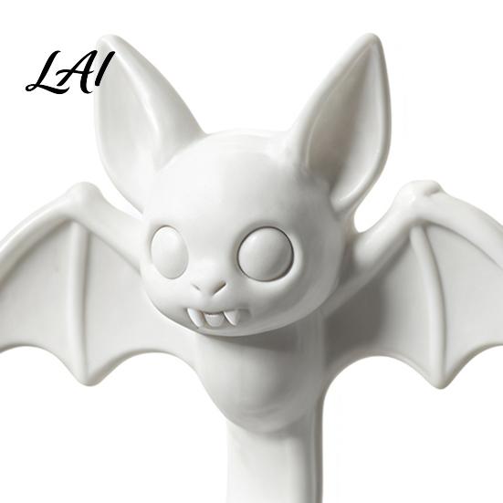 Functional Halloween Party Decor 2Pcs 3D Printed Bat Hanging Hooks Decorative Wall Hangers for Keys Easy Installation Hooks Towels Bags Adhesive