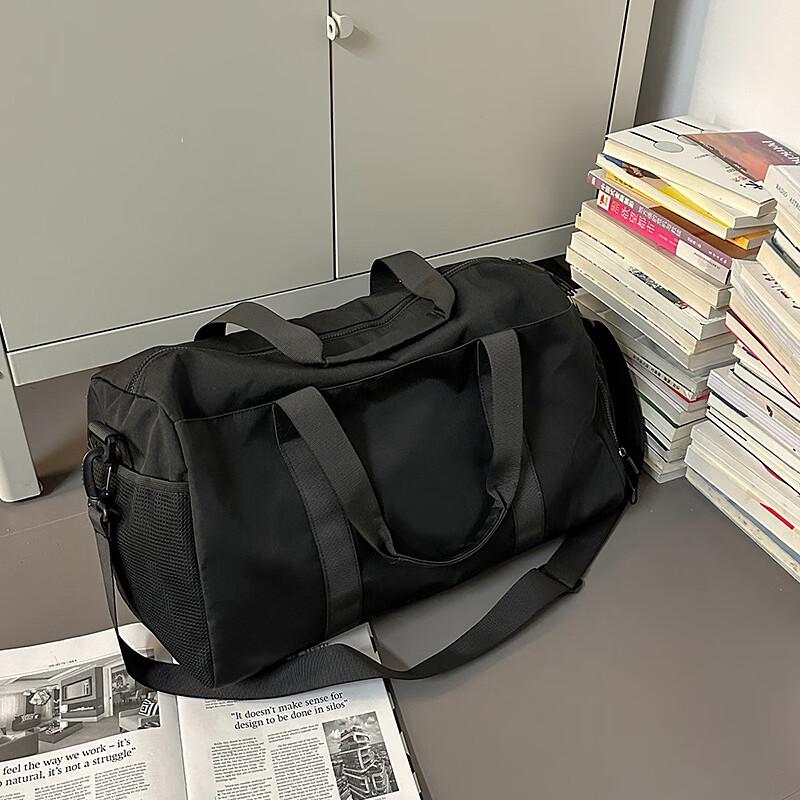 

Li Shen Sports & Travel Duffel Bag