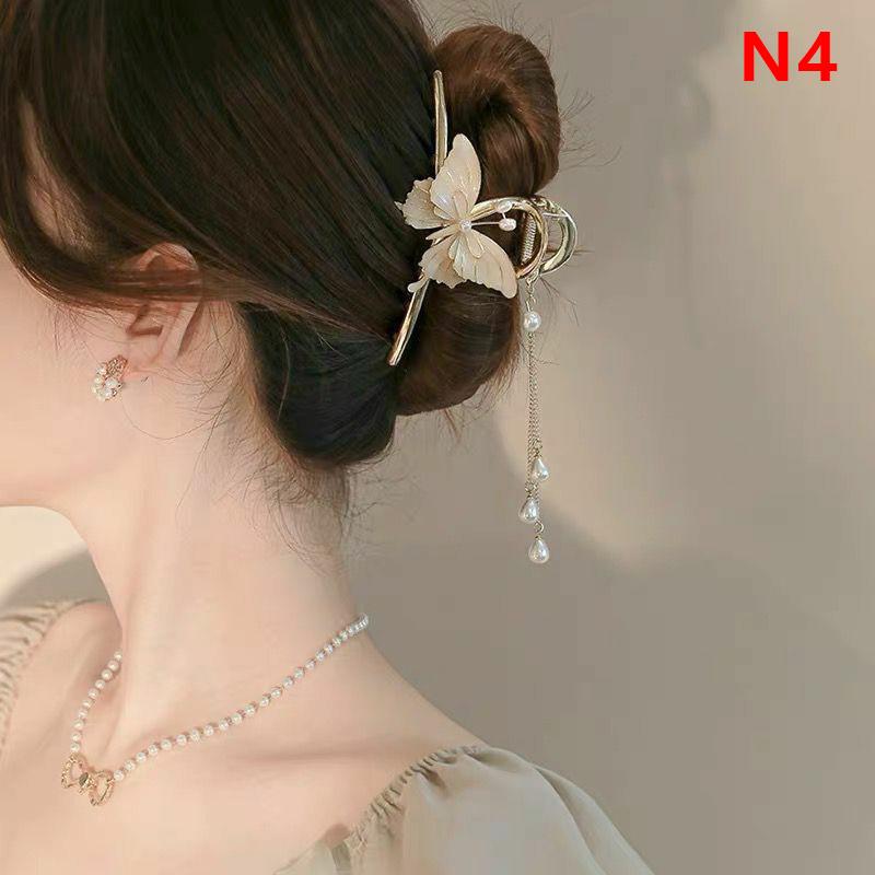 Butterfly Hair Clips Metal Butterfly Flower Hair Claw Clips  Non-Slip Hairpins Cute Fluttering Tassel Barrettes For Women