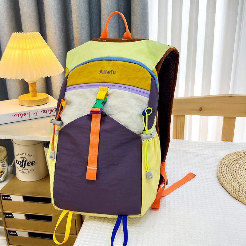 Modischer Color-Blocking Wasserdichter Outdoor-Bergsteigerrucksack Leichter Reiserucksack Trendiger Rucksack mit großem Fassungsvermögen