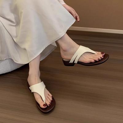 Fashion 2025 Summer New Flat Bottom Buckle Strap Women's Sandals Casual Versatile Comfort Pinch Toe Concise Beach Sandals Women