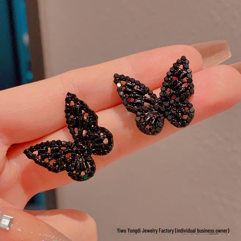 

Элегантные черные серьги-бабочки с цирконием: Роскошный ретро-дизайн для женщин
