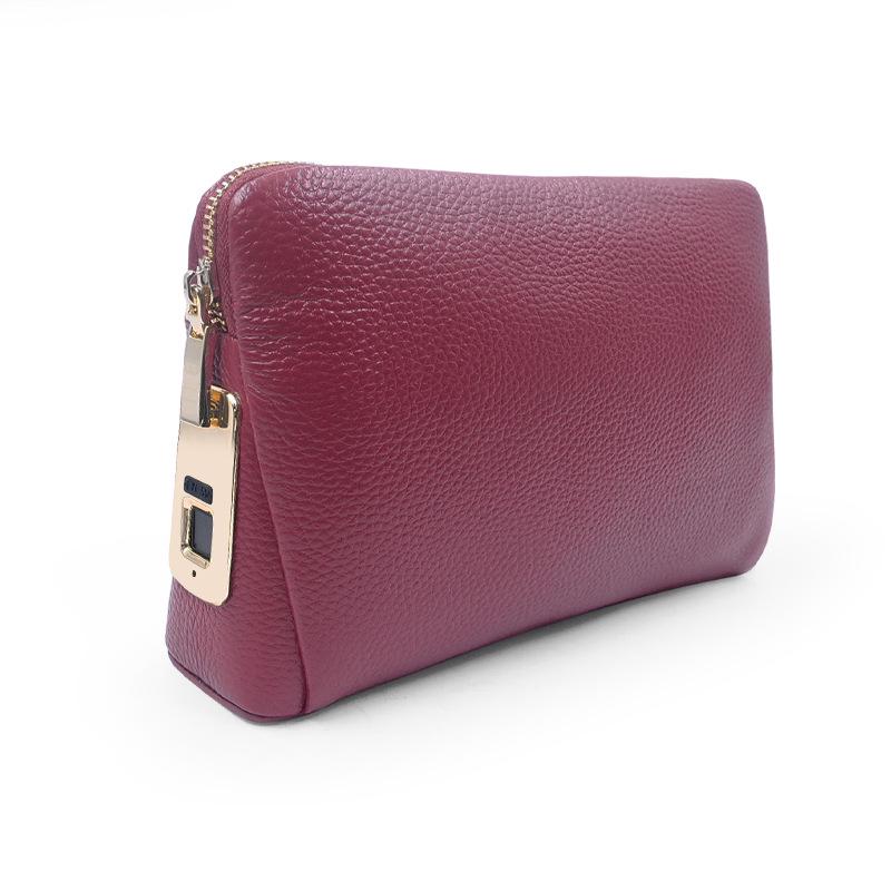 

Мужской клатч из натуральной кожи с водонепроницаемой защитой, защитой от кражи, умным замком с отпечатком пальца 245*145*60 mm