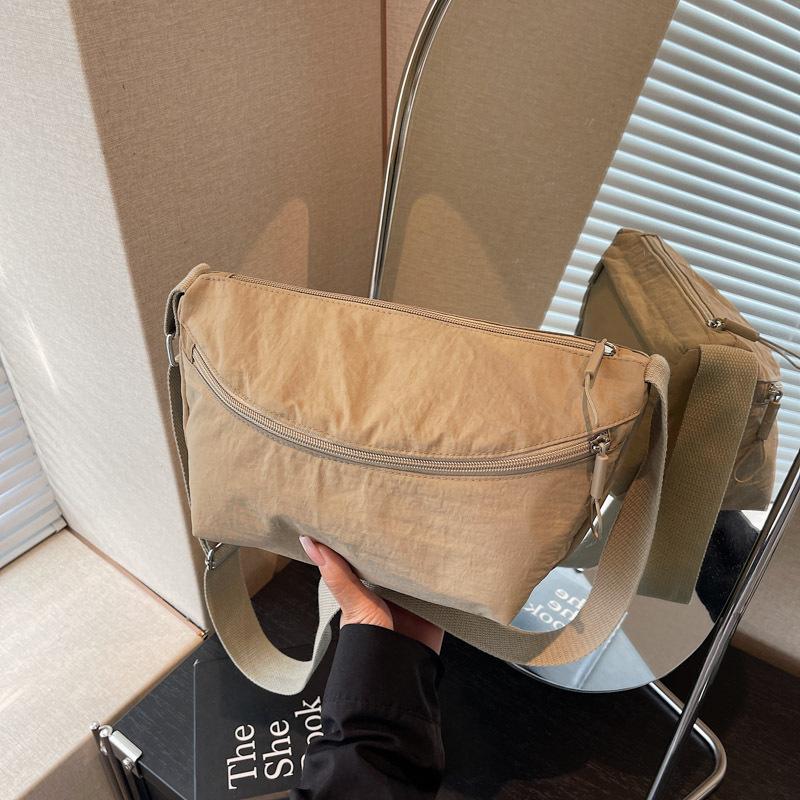 Casual and Simple Single-shoulder Bag, A Niche Crossbody Bag for Commuting To Work