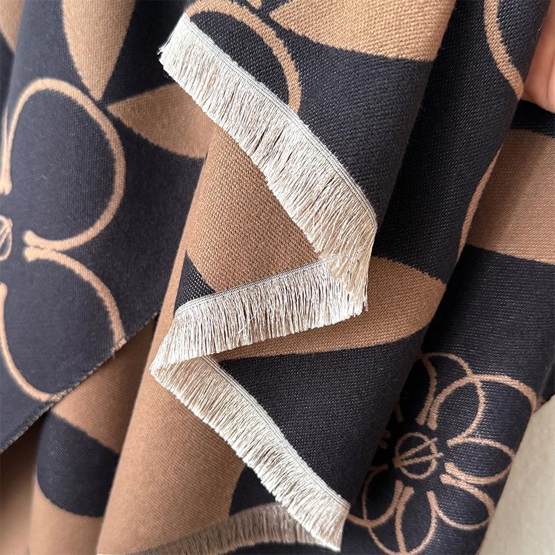 Geometric Minimalist Style Contrasting Double-Sided Scarf Winter Luxury Warm Shawl