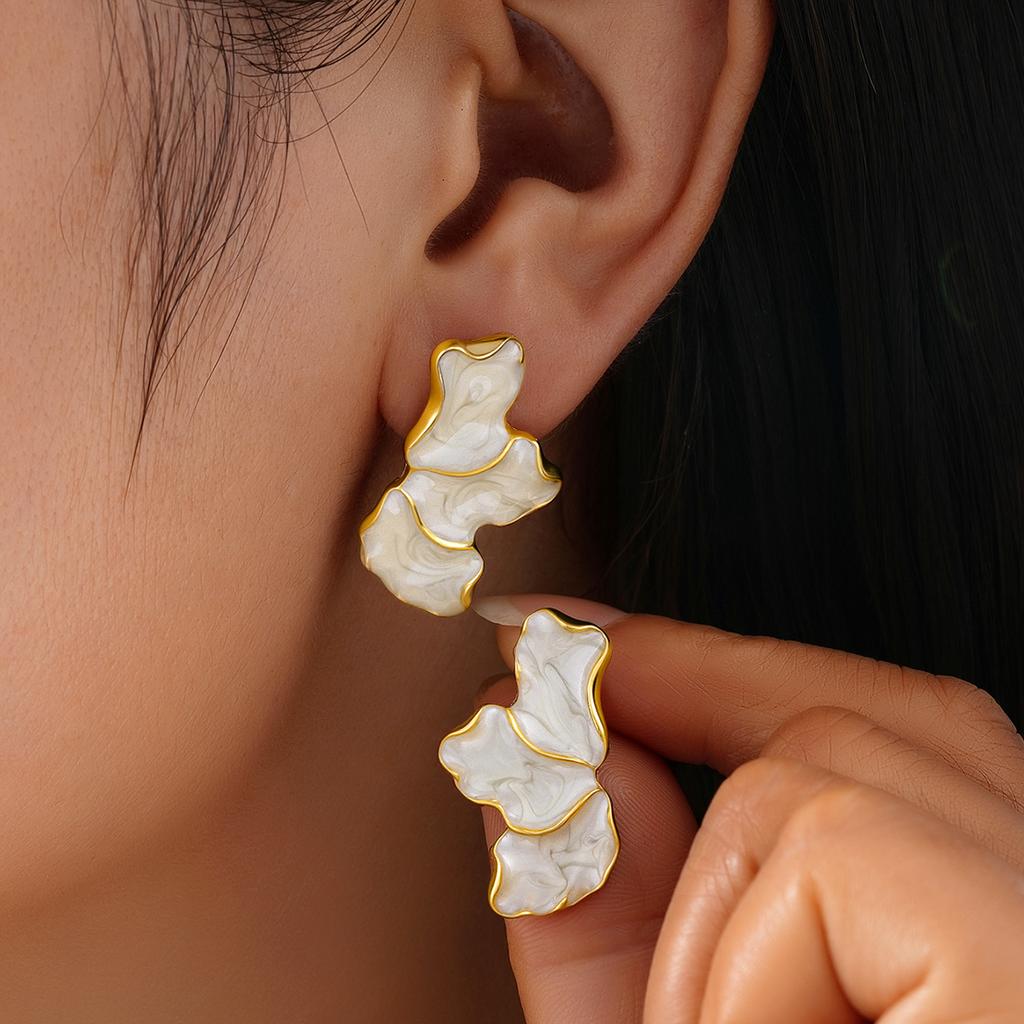 Vintage Floral Design Stud Earring Set for Women French Ins Beige Romantic Earring Trendy Korean Elegant Daily Wear Jewelry Gift