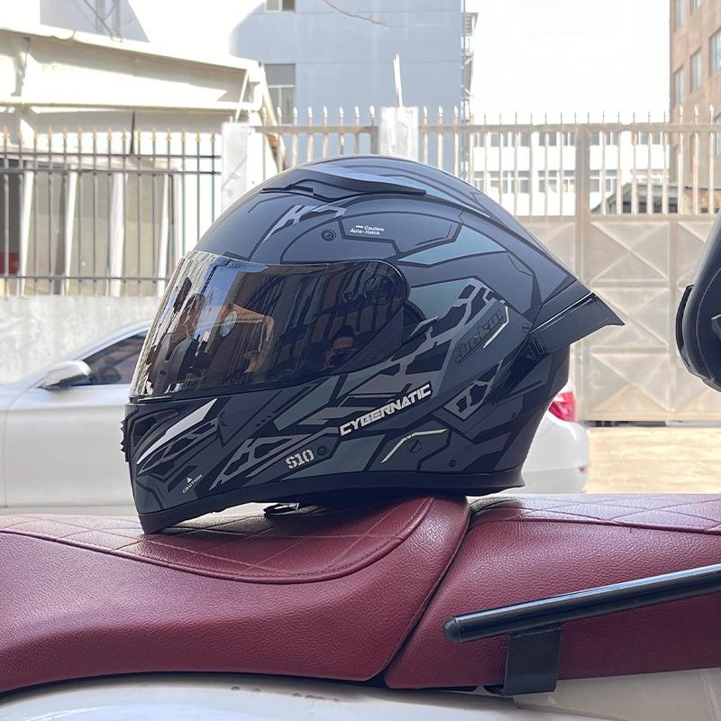 Motorcycle big tail helmet full helmet can be installed Bluetooth headset men's four seasons electric vehicle locomotive riding safety