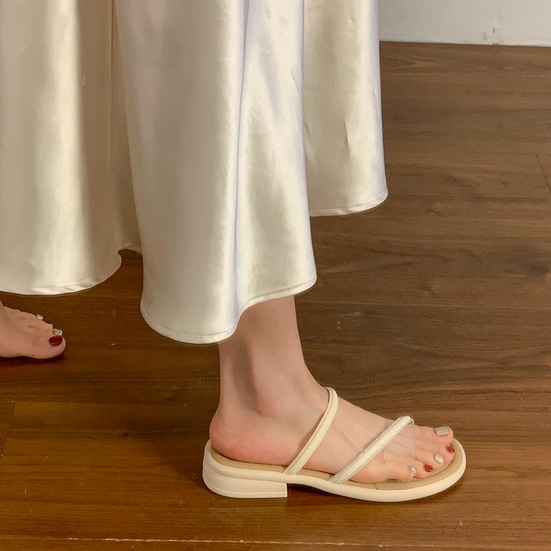 Fashion Slippers Casual Shoes Woman 2025 Pantofle Low Luxury New Summer Rubber Slides Fashion Shoes Slippers Women Summer Slides Low Pan