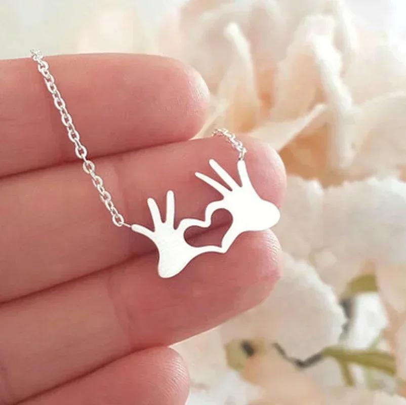 Palm Pendant Necklace Environmentally Friendly Electroplated Gold and Silver Heart Necklace Collar Pendant Jewelry Chain