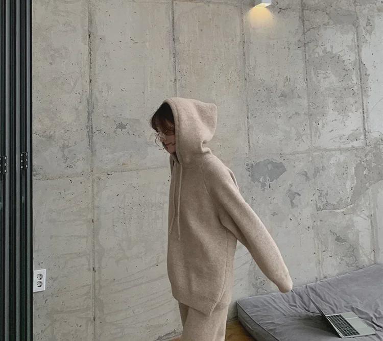 Women's Fashion Knitted Suit: Loose Hooded Sweater & Carrot Leg Pants for Autumn/Winter 2023