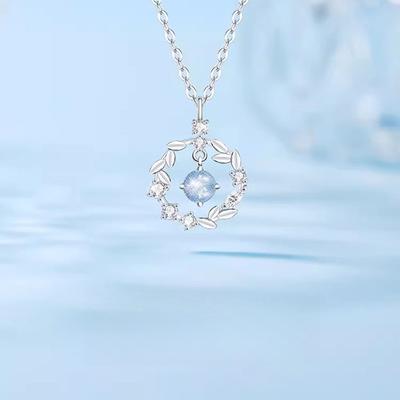 Collier Couronne de Chance Féminité Polyvalent Chaîne Claviculaire Pierre de Lune Diamant Collier Cadeau de Noël