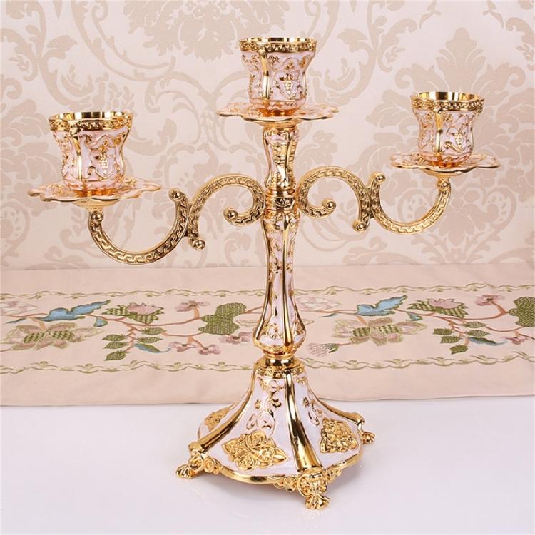 Elegant European Metal Candle Holder for Festival Occasion Night Decorations