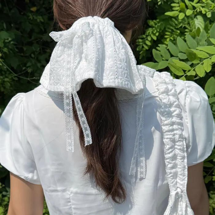 daisy scrunch