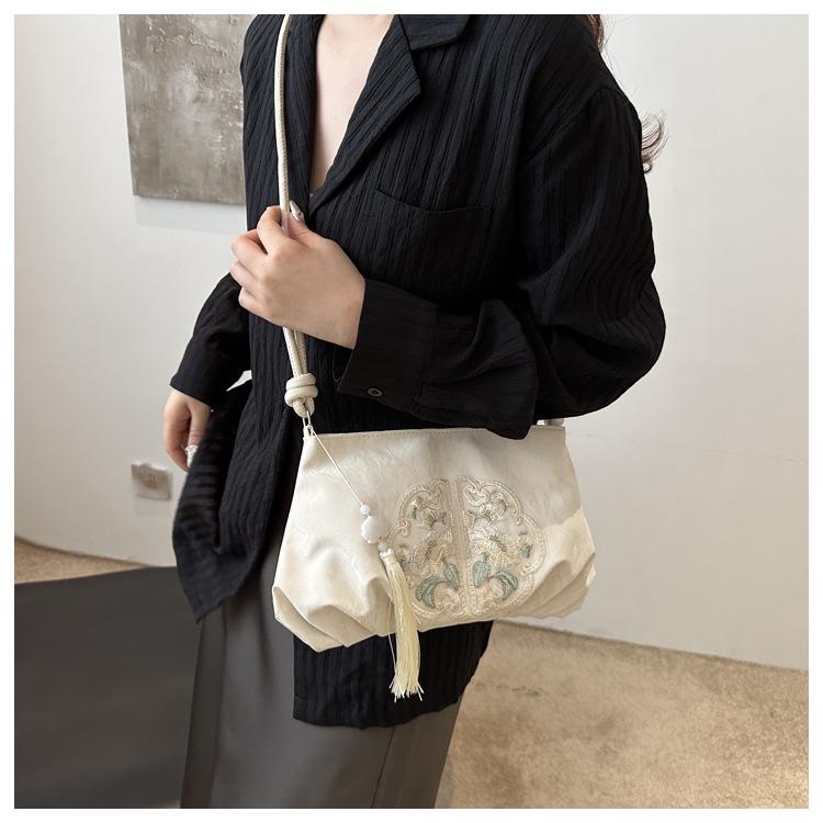 Trendy 2024 Chinese-Style Tassel Crossbody Bag - Women's Summer Fashion Shoulder Bag