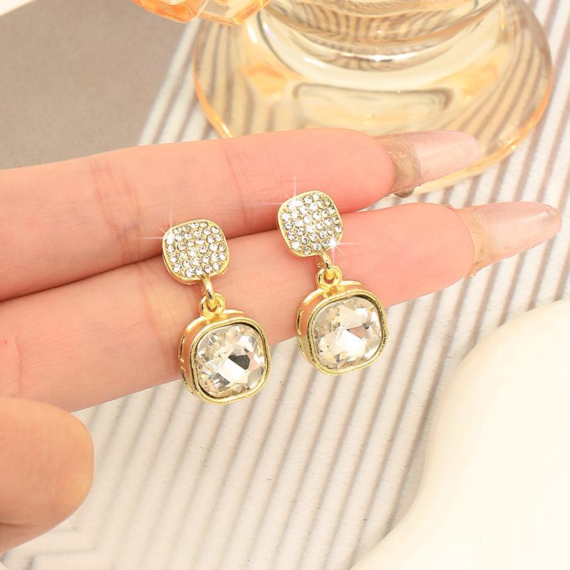 S925 Sterling Silver Square Zircon Diamond Stud Earrings: Elegant, Luxurious, Versatile Fashion Accessory