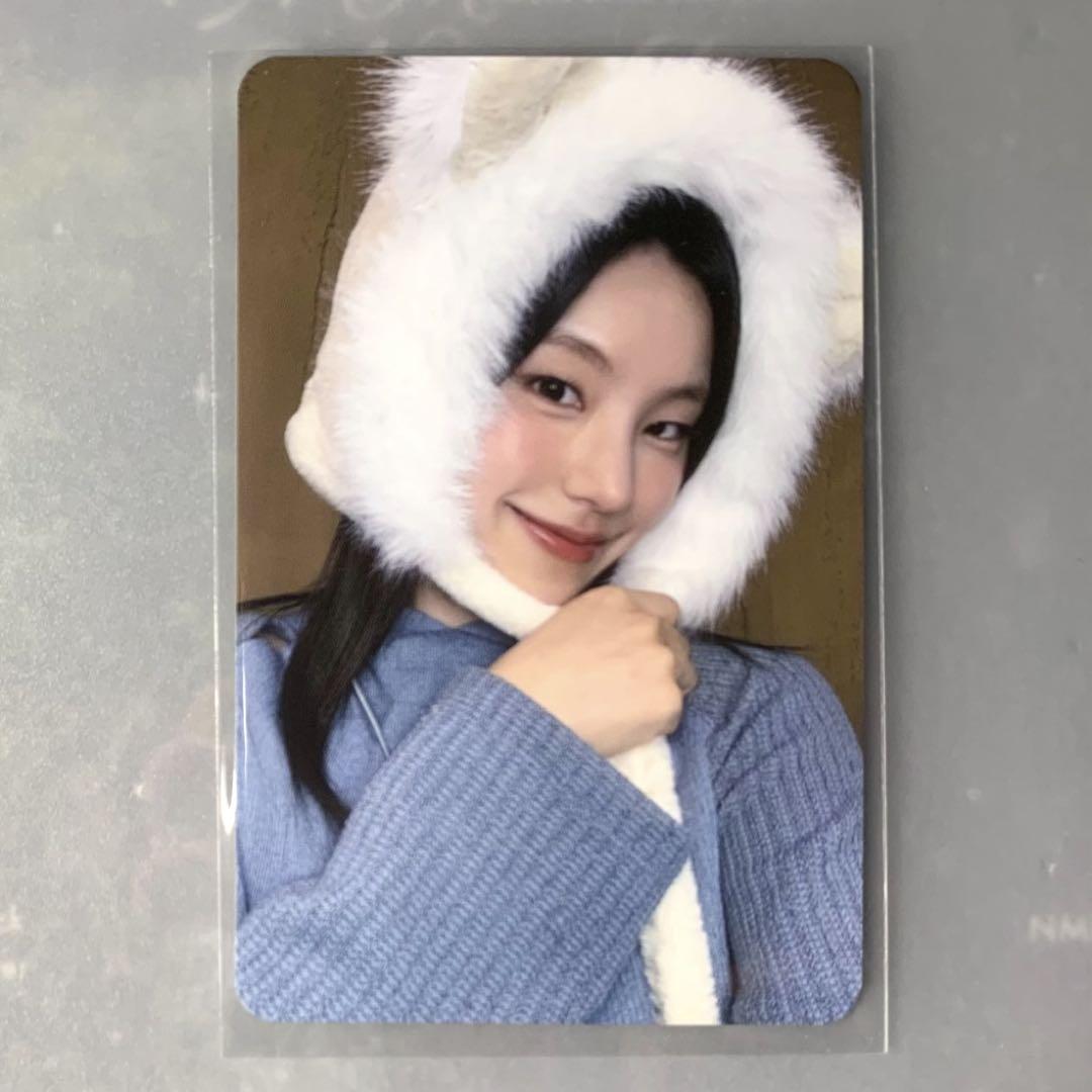 

[USED] ITZY Yeji GOLD Makestar Autograph Session Limited Fox Trading Card