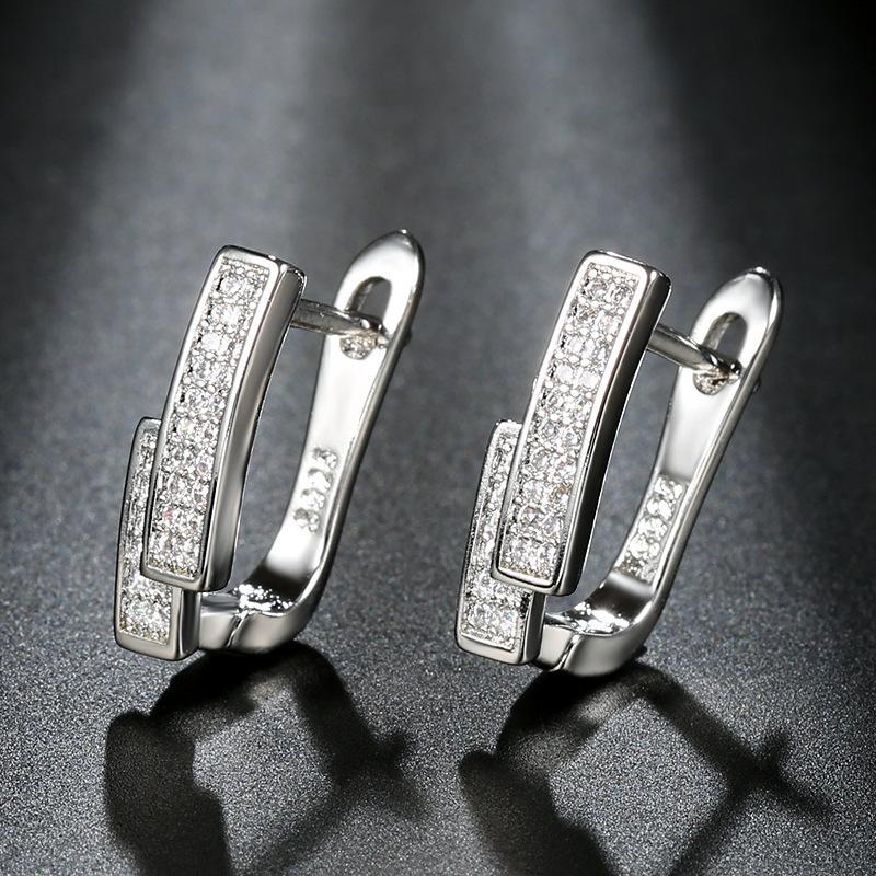 Personalized small ear buckle simple earrings boutique fashion earrings versatile exquisite fashion earrings
