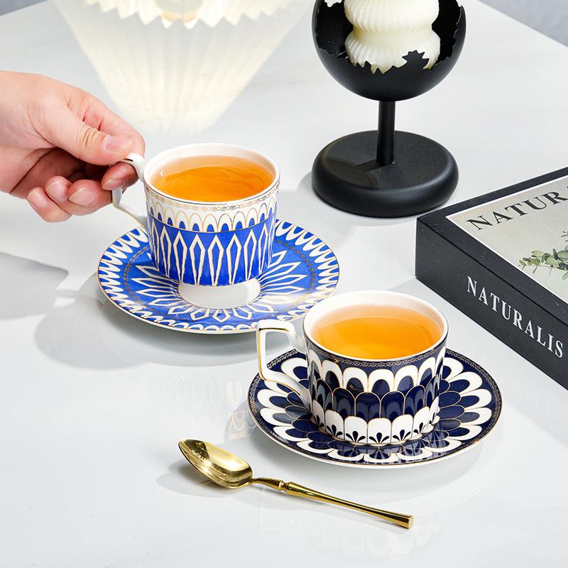 European Style Gold Edged Bone China Coffee Cup with Dish Office Light Luxury Ceramic Mug Afternoon Tea Cups Household Drinkware
