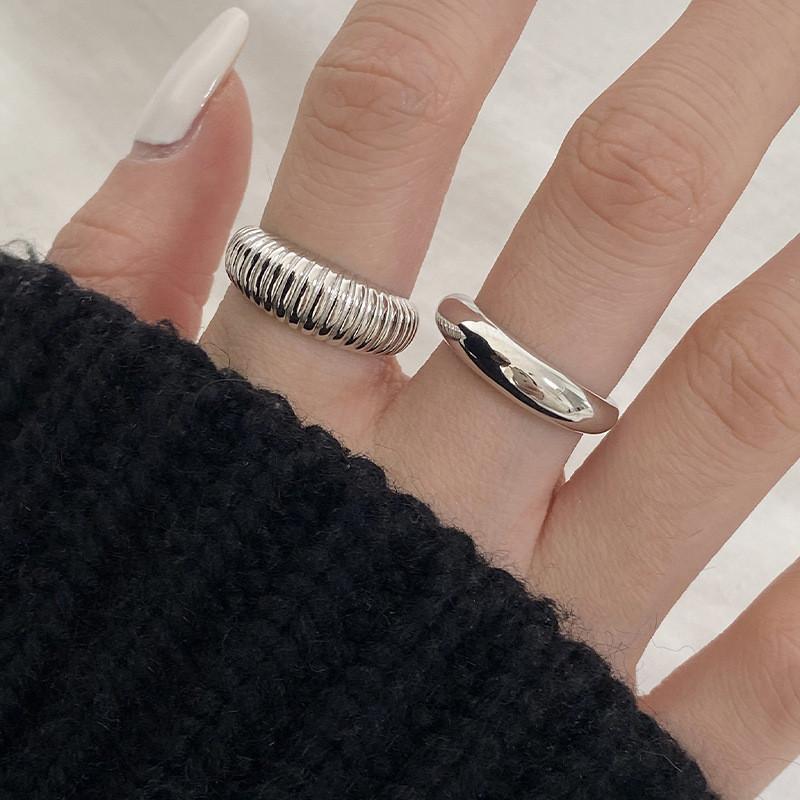 S925 Unique Silver Ring For Women With Eyecatching Geometric Features And Polish Sleek
