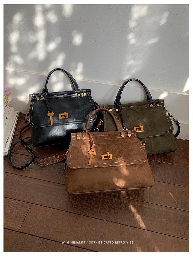 Koreanische Retro Damen Umhängetasche: Vielseitiges, Schlichtes, Atmosphärisches Design mit Großer Kapazität für den Täglichen Arbeitsweg.