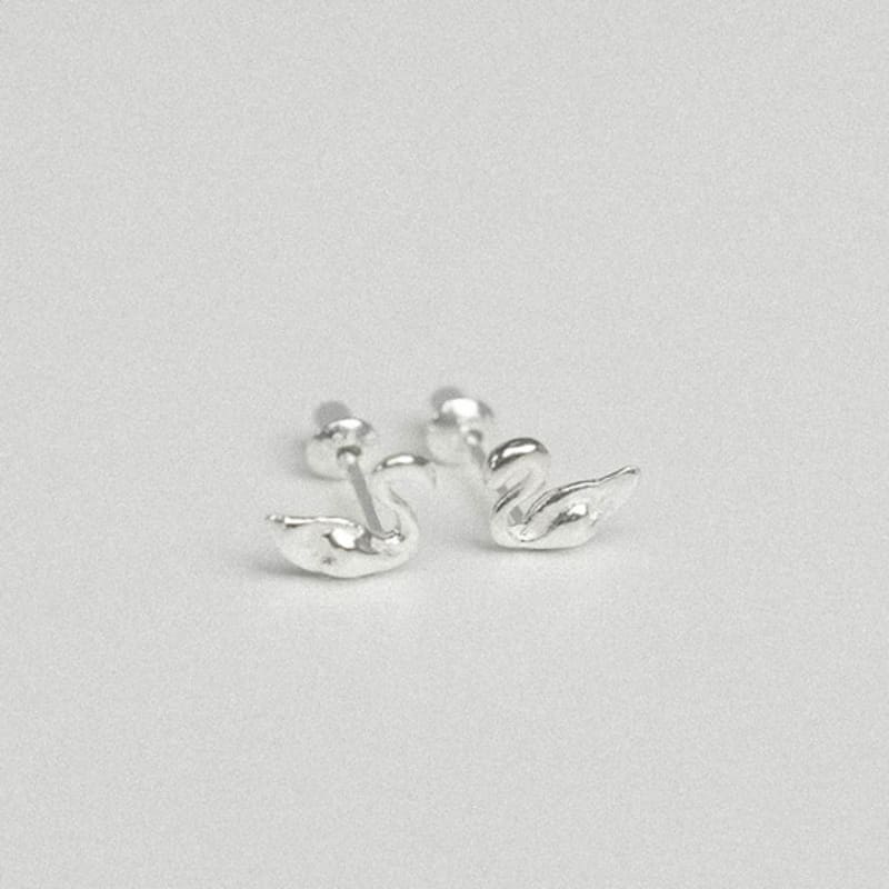 Baked Alaska [SILVER] Swan Earrings