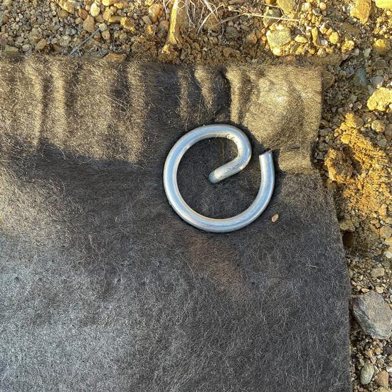 50 Pcs Circle Top Garden Stakes 6 Inch Landscape Fabric Stakes G-shaped Garden Weed Barrier Stakes Pins for Securing Garden Fabric Ground Sheets