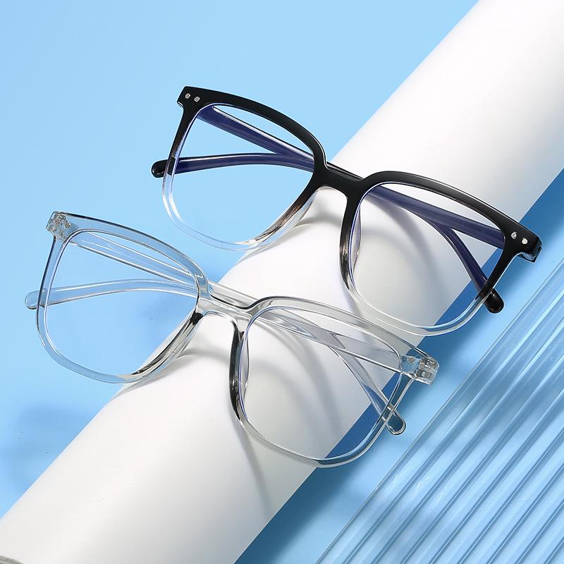 Ochelari Negri Gradați Anti-Lumină Albastră pentru Femei - Esențial Fără Machiaj, Prietenos cu Studenții, Ochelari de Miopie cu Rame Mari Subțiatoare