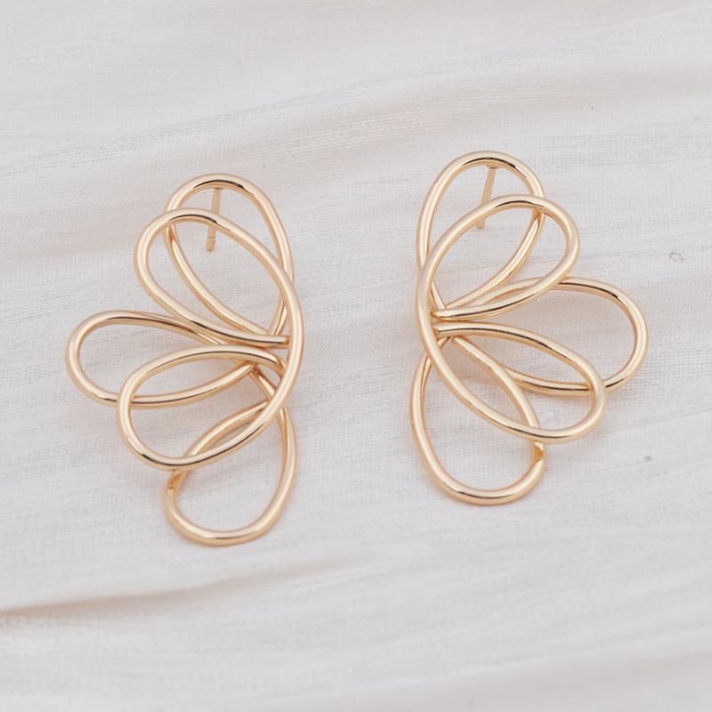 Abstract Hollow Butterfly Drop Earrings for Women Golden Metal Wings Flowers Shape Dangle Earrings Trendy Temperament Jewelry