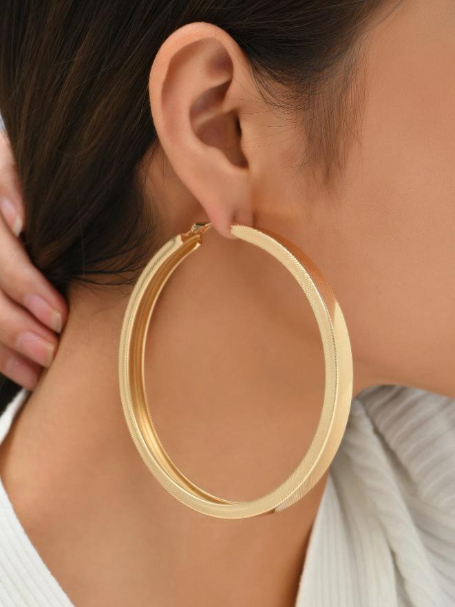 Fashion Daily Matching Geometric Large Circle Earrings Femininity Exaggerated Trend Design Sense Round Earrings Women