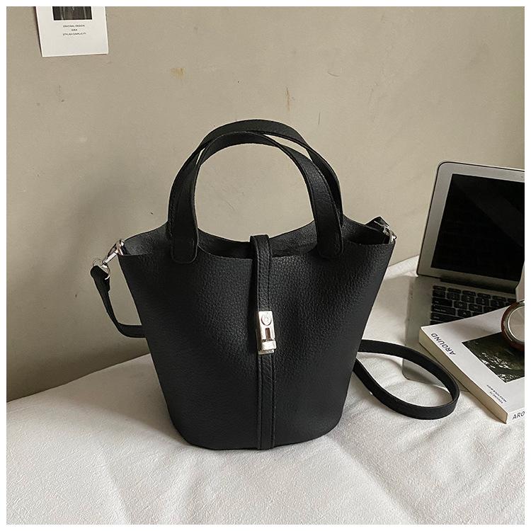 Fashion vegetable basket bucket bag women's 2025 autumn new high-value shoulder bag simple solid color niche messenger bag