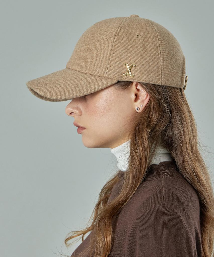 Bajal Va Curved Studded Link Wool Ball Cap Beige