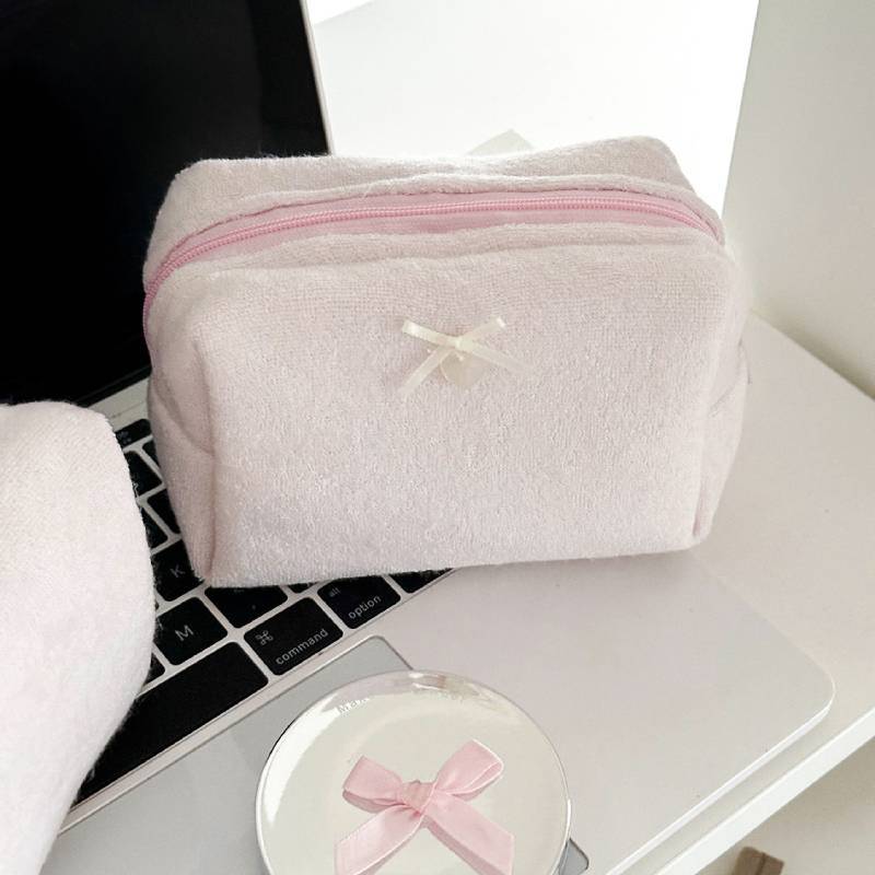 Minimalist Towel Cloth Storage Bag With Waterproof Fabric For Home And Travel Use