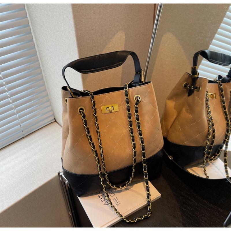 Summer New Diamond Chain Shoulder Bag Niche Design Large Capacity Flow Bucket Bag Versatile Bag
