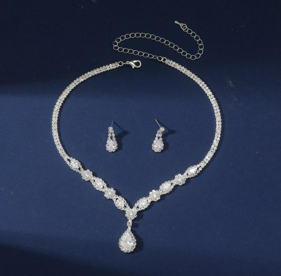European and American Crystal Blue-Green Teardrop Necklace and Earring Set