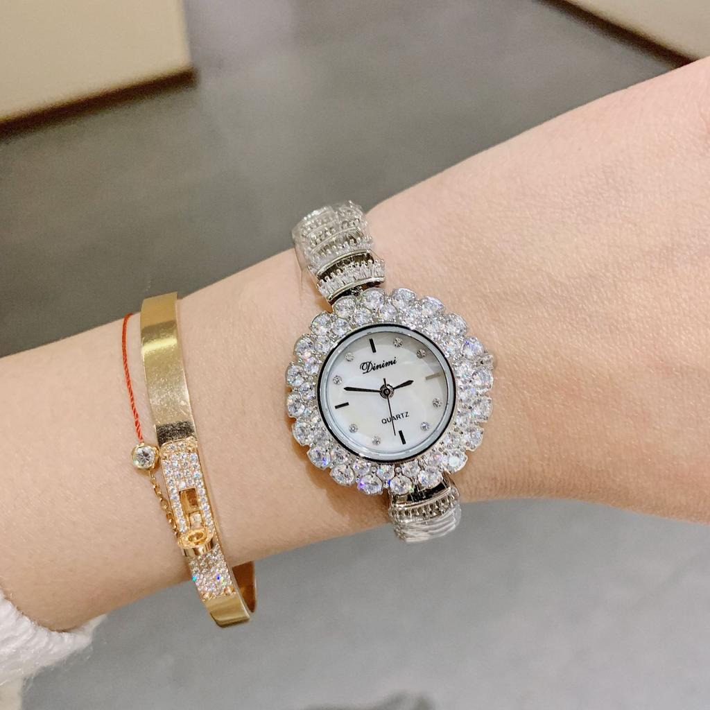 Neue einfache runde Diamant-Damenuhr, lässige Mode-Armband, leichte Luxus-Volldiamant-Temperament-Quarzuhr