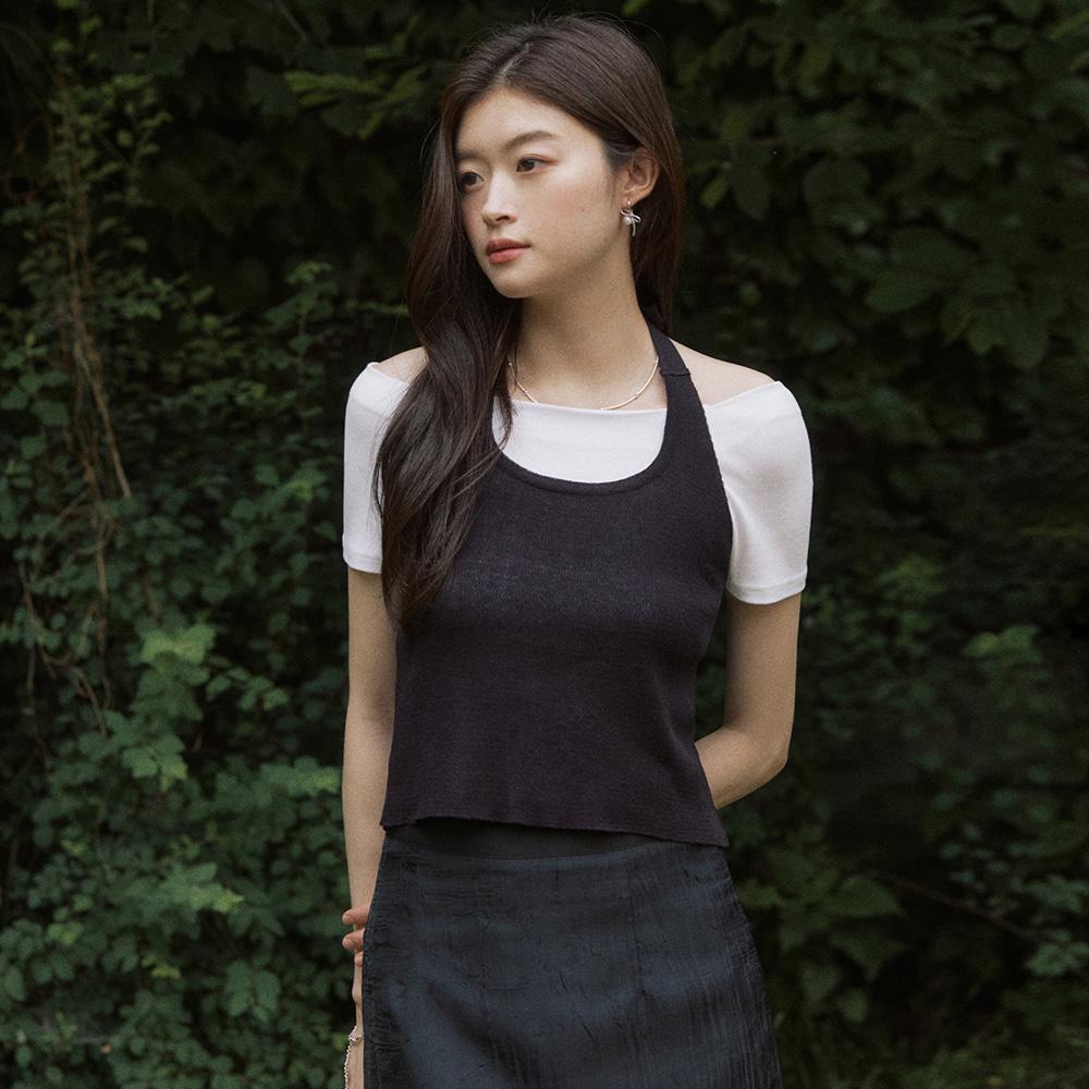 ADAUL U Halter Neck T Shirt - Black